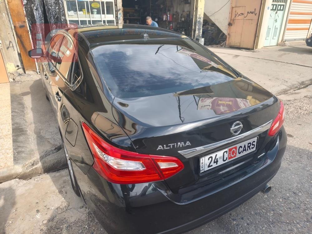 نيسان ألتيما